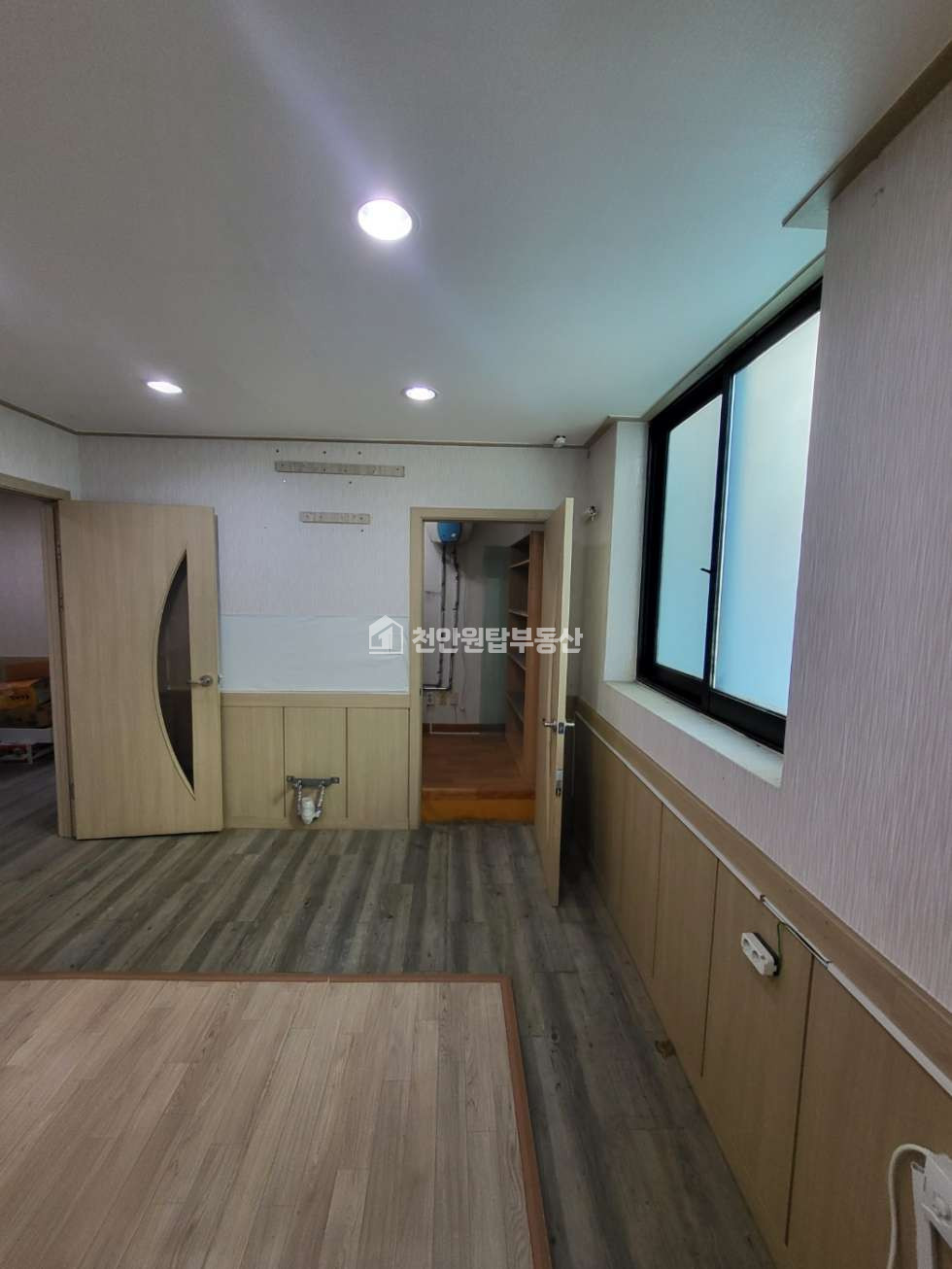 충남 천안서북구 두정동 천안 두정동 학교 앞 2층 중대형 평수 무권리 상가 월세 매물번호 10473 사진 4