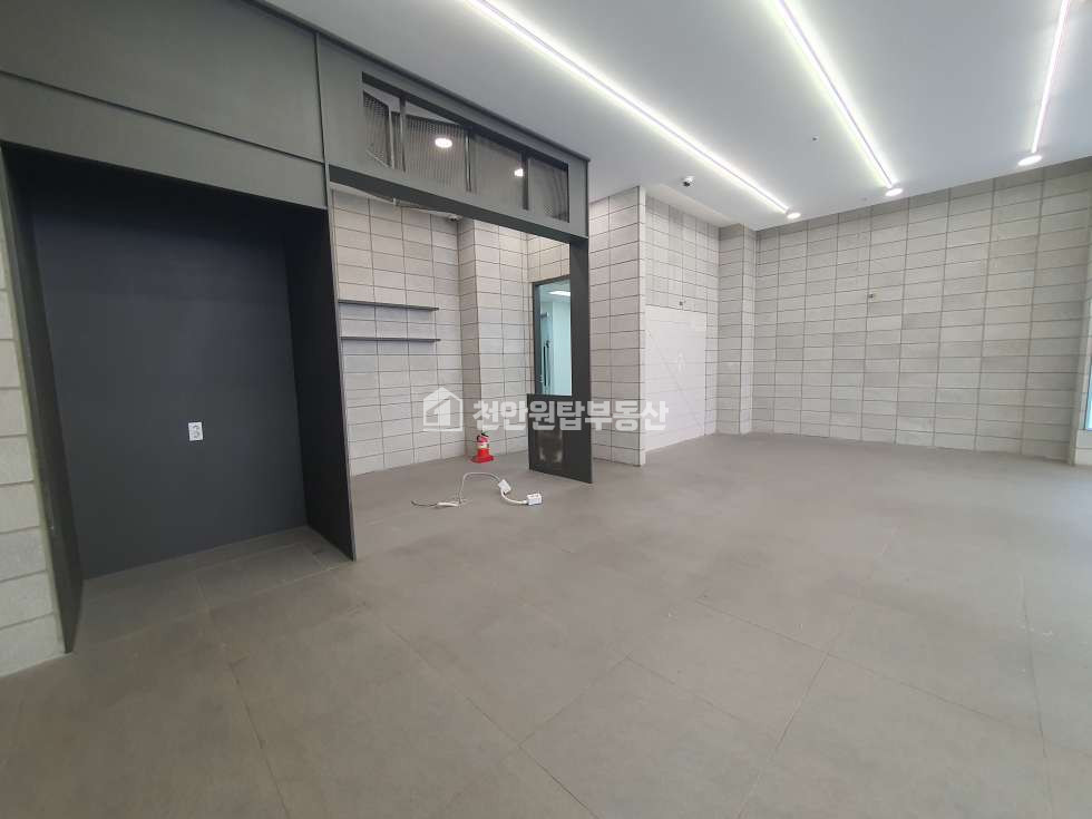 충남 천안서북구 두정동 천안시 두정동 대로변 위치좋은 대형상가 월세 매물번호 10492 사진 4