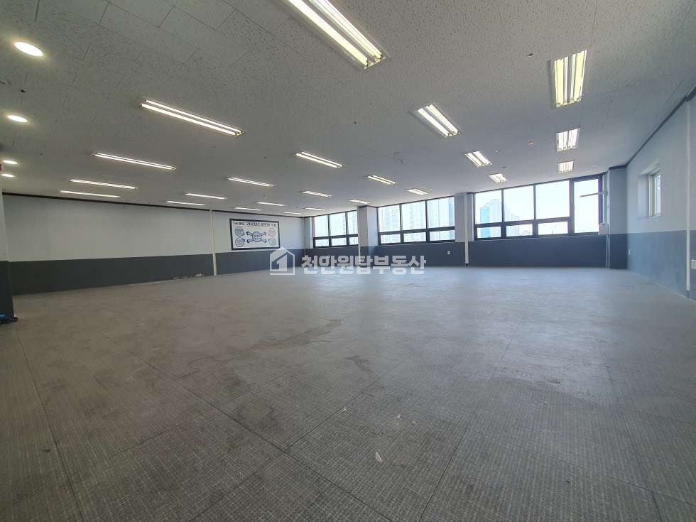 충남 천안서북구 두정동 천안 두정동 사무실,병원 추천 5층 상가 월세 매물번호 10487 사진 2