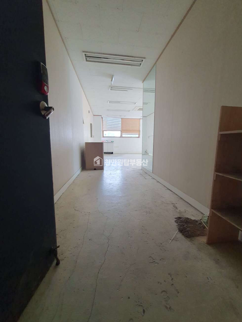 충남 천안서북구 두정동 1동 천안시 두정동 무권리 5층사무실 임대 월세 매물번호 10495 사진 1
