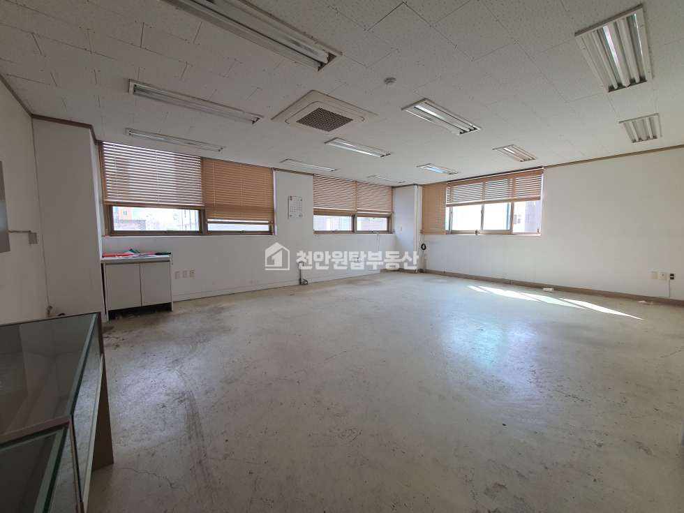 충남 천안서북구 두정동 1동 천안시 두정동 무권리 5층사무실 임대 월세 매물번호 10495 사진 2